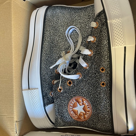 Converse - Picture 8 of 8